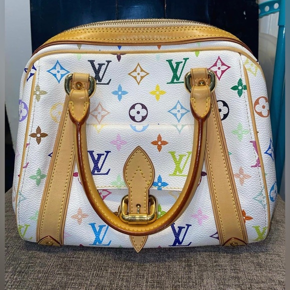 Meet your Posher, Agnes - Picture 9 of 16